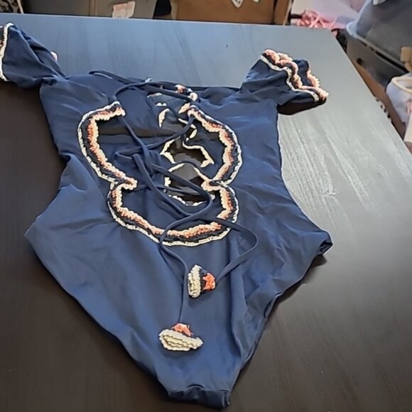 Becca by Rebecca Virtue Becca One Piece Embroidered Blue White Red Tag Size S/P - Picture 7 of 8